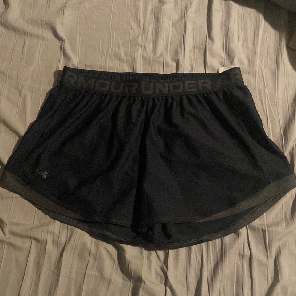 Women’s UA shorts